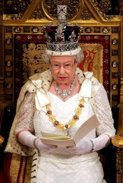 英国现在的女王是谁